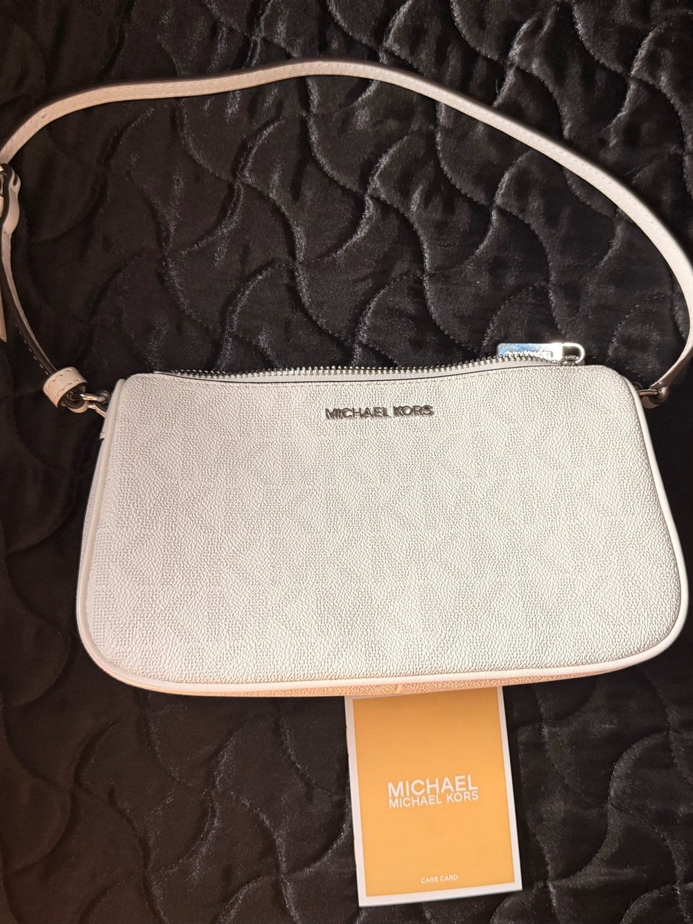 Authentic Michael Kors Jet Set White MK Logo Shoulder Bag 🤍✨